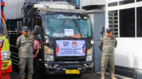 Salah satu Armada siap mendistribusikan logistik Pemilu 2024 di Gudang Logistik KPU Kabupaten Jember. (Foto: Diskominfo Jember)