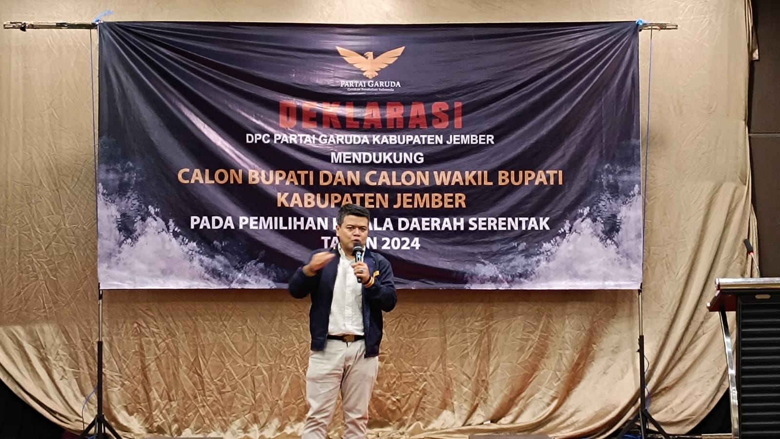 DPC Partai Garuda Jember deklarasi dukungan kepada Muhammad Fawait dan Anang Hermansyah sebagai Cabup - Cawabup Jember. (Foto: Ambang)
