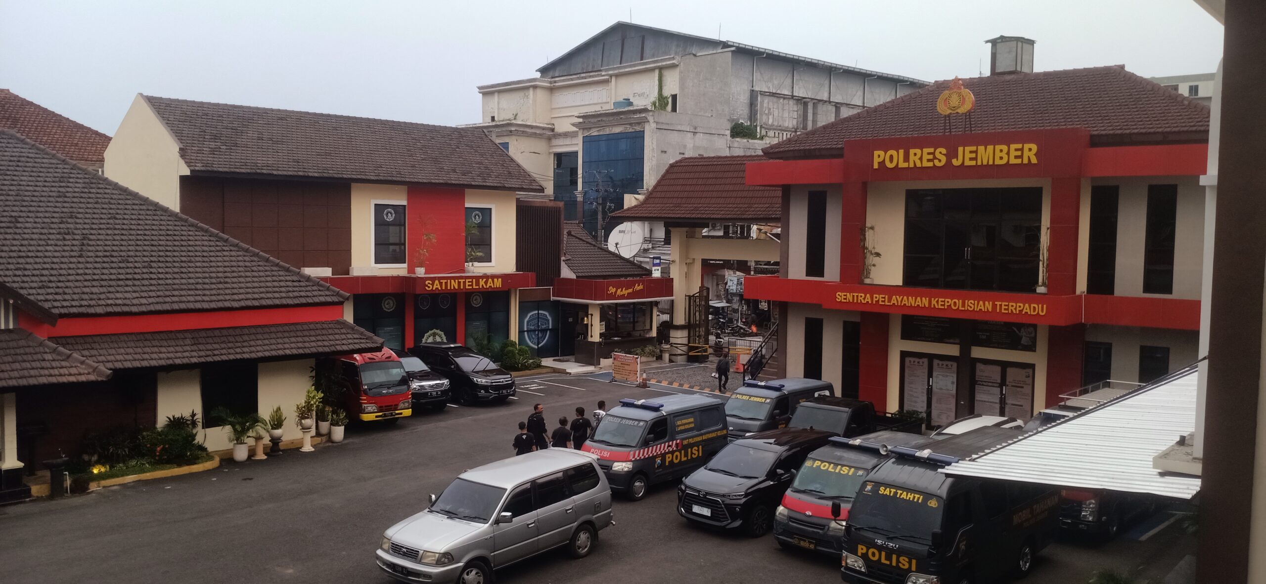 Mako Polres Jember tampak dari dalam. (Foto: Zainul Hasan)