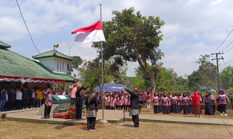 Gus Fawait saat menghadiri Upacara pengibaran bendera di Monumen Petilasan Moch Sroedji (Foto: Ambang/jurnalbangsa.com)