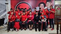 Hendy - Firjaun foto bersama pengurus DPD PDIP Jawa Timur, Kamis (22/8/2024). (Foto: Istimewa)