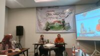 Sekretaris PWI Jember Bagus Supriadi saat menjadi pemateri workshop jurnalistik UIN KHAS Jember