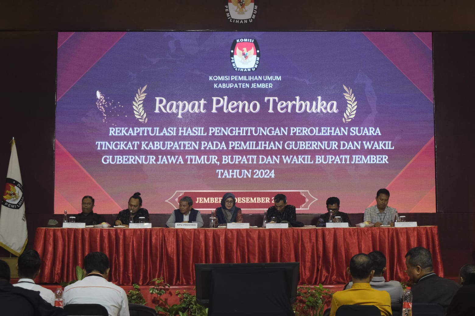 Rapat pleno terbuka rekapitulasi hasil pemungutan suara, Kamis (5/12/2024). (Foto: Dokumentasi KPU Jember)