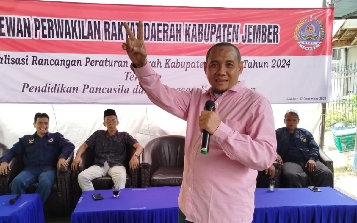 Wakil Ketua Komisi C DPRD Jember menerangkan pentingnya nasionalisme di era digital, Sabtu (7/12/2024). (Foto: Istimewa)