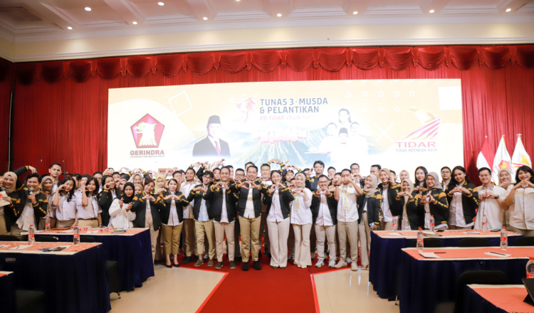 Gus Fawait foto bersama pengurus PD TIDAR Jawa Timur. (Foto: Istimewa)