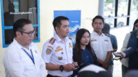 Plt. Kepala Dishub Jember diwawancarai media, Rabu (10/9/2025). (Foto: Dok/Diskominfo Jember)