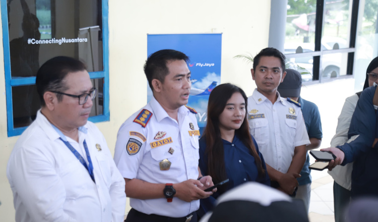 Plt. Kepala Dishub Jember diwawancarai media, Rabu (10/9/2025). (Foto: Dok/Diskominfo Jember)