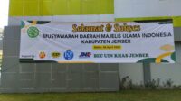 Banner ucapan selamat atas diselenggarakannya Musyawarah Daerah (Musda) MUI ke-XI Kabupaten Jember (Foto: Fadli/Jurnalbangsa).