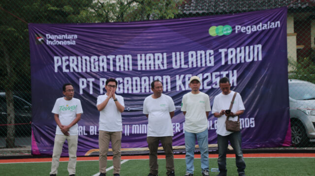 Para pegawai PT Pegadaian saat memperingati HUT ke-125 (Foto: Istimewa).