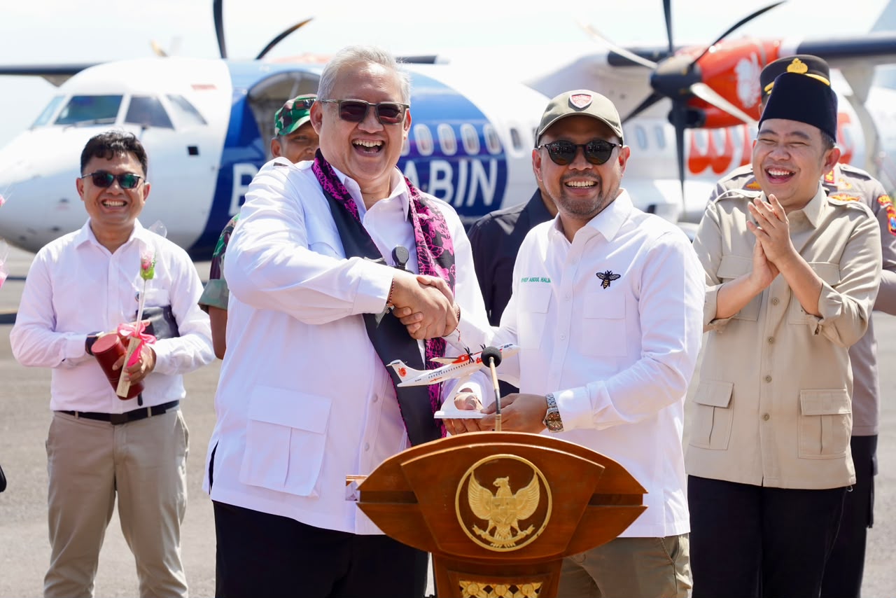 Presiden Direktur Lion Group, Capt. Daniel Putut Kuncoro Adi (kiri) dan Gus Rivqy Abdul Halim (kanan) (Foto: Istimewa).