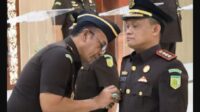 Yadyn saat menjalani prosesi pelantikan menjadi Kepala Kejaksaan Negeri Jember (Foto: Istimewa).